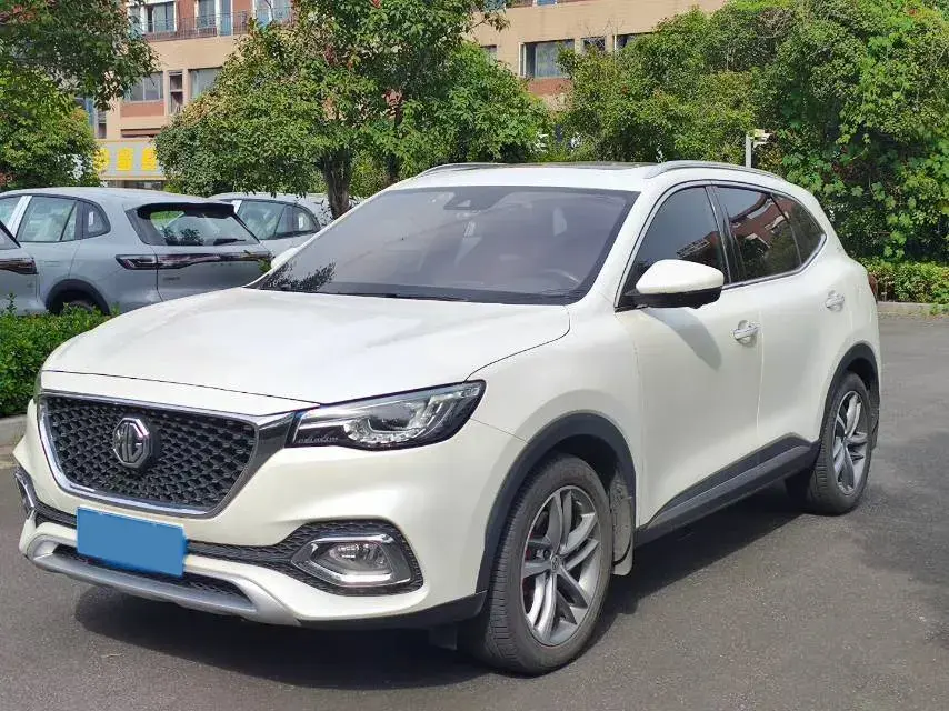 2019 MG HS view 1