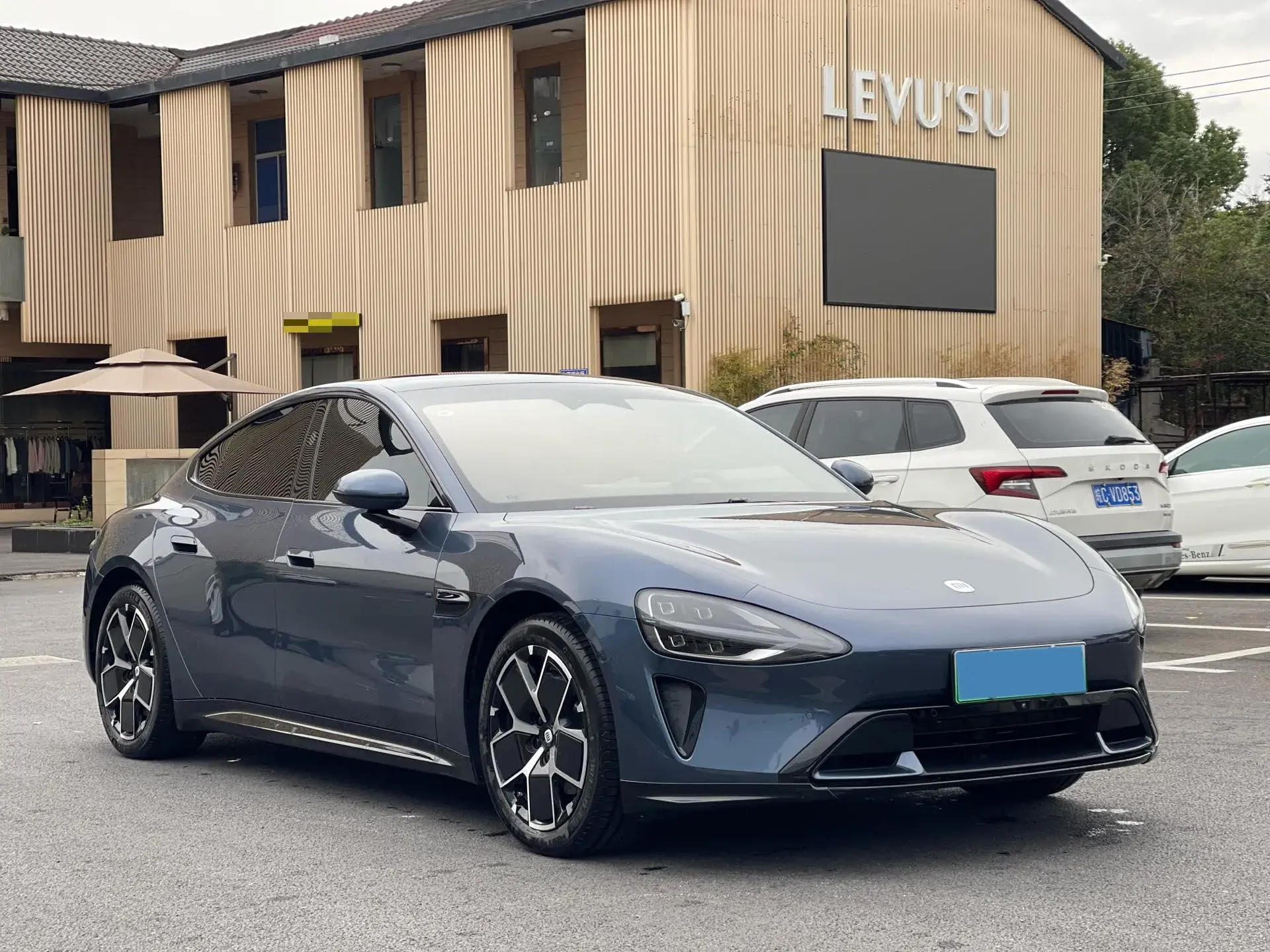 2024 MI SU7 thumbnail 3