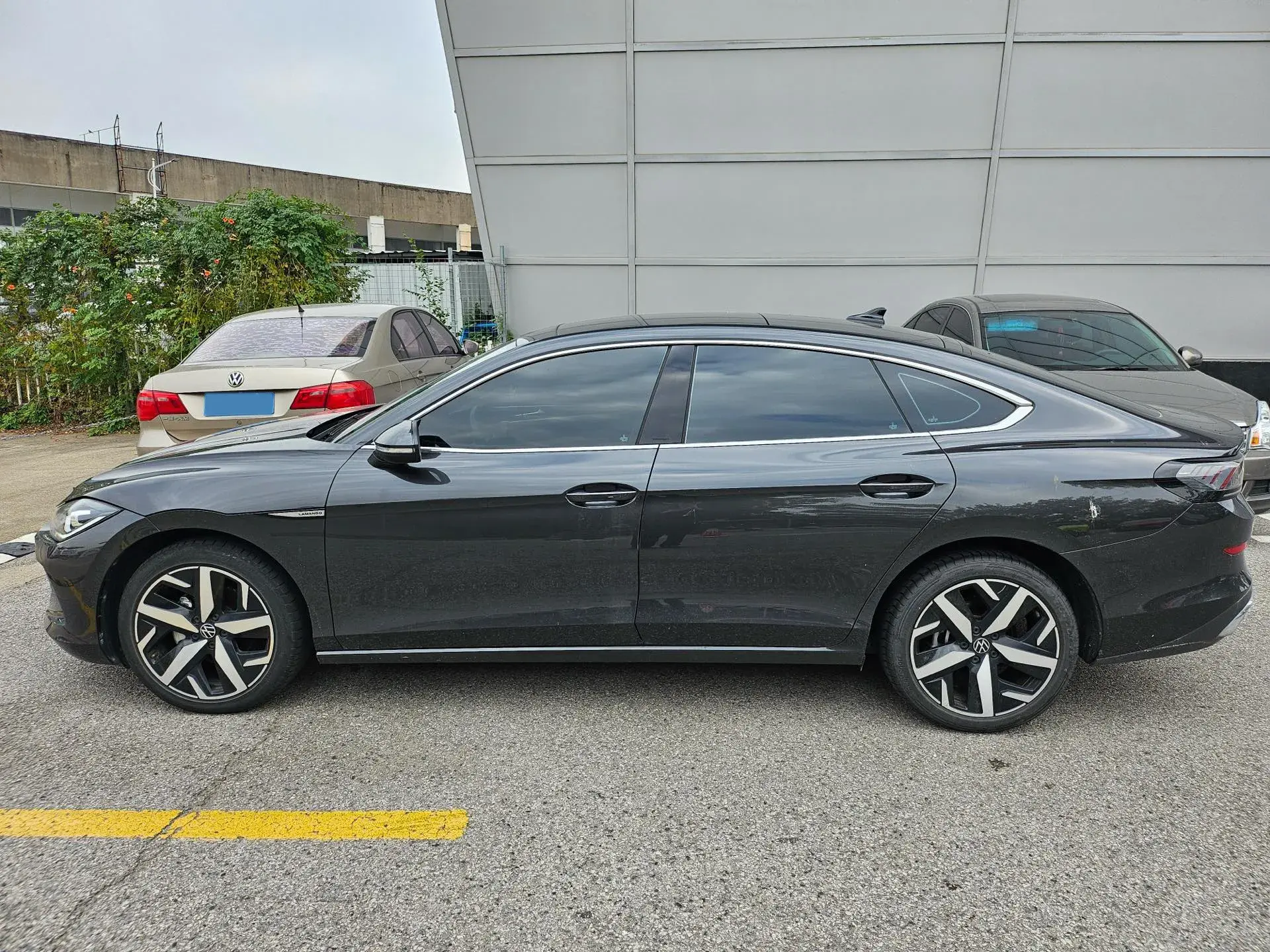 2023 VOLKSWAGEN LAMANDO thumbnail 3