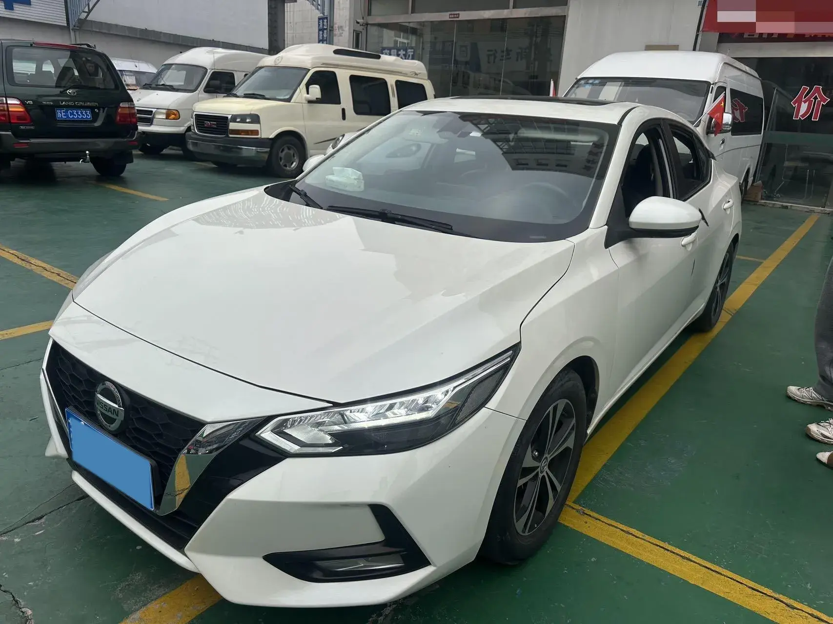 2021 NISSAN SYLPHY view 1