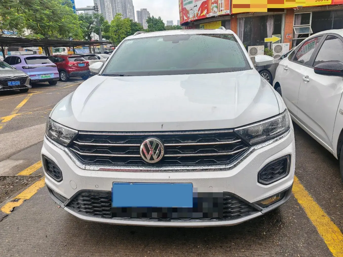 2018 VOLKSWAGEN T-ROC thumbnail 2