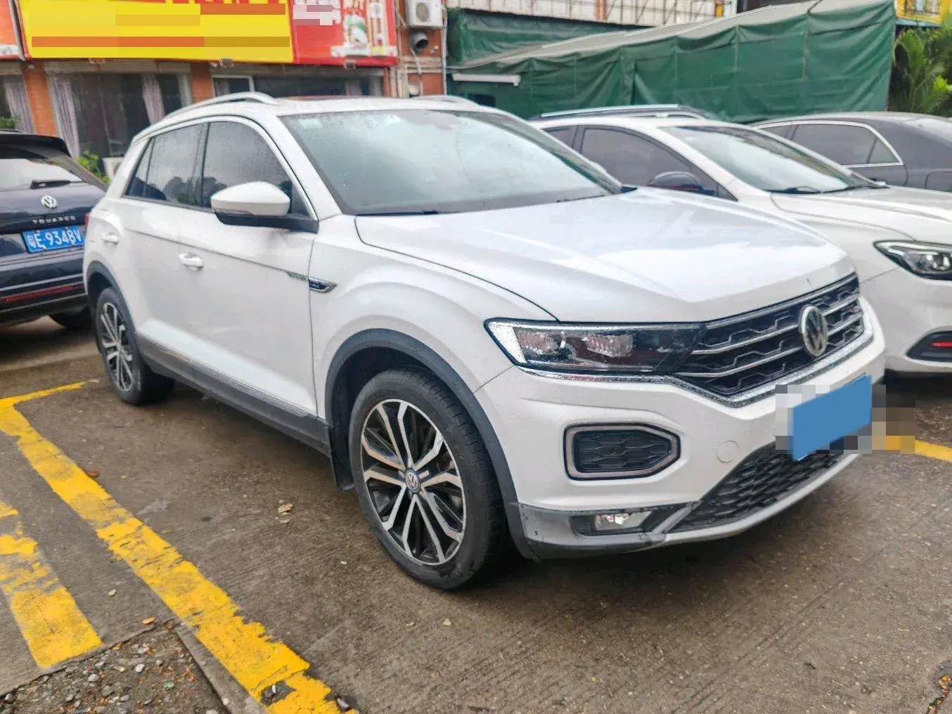 2018 VOLKSWAGEN T-ROC thumbnail 3
