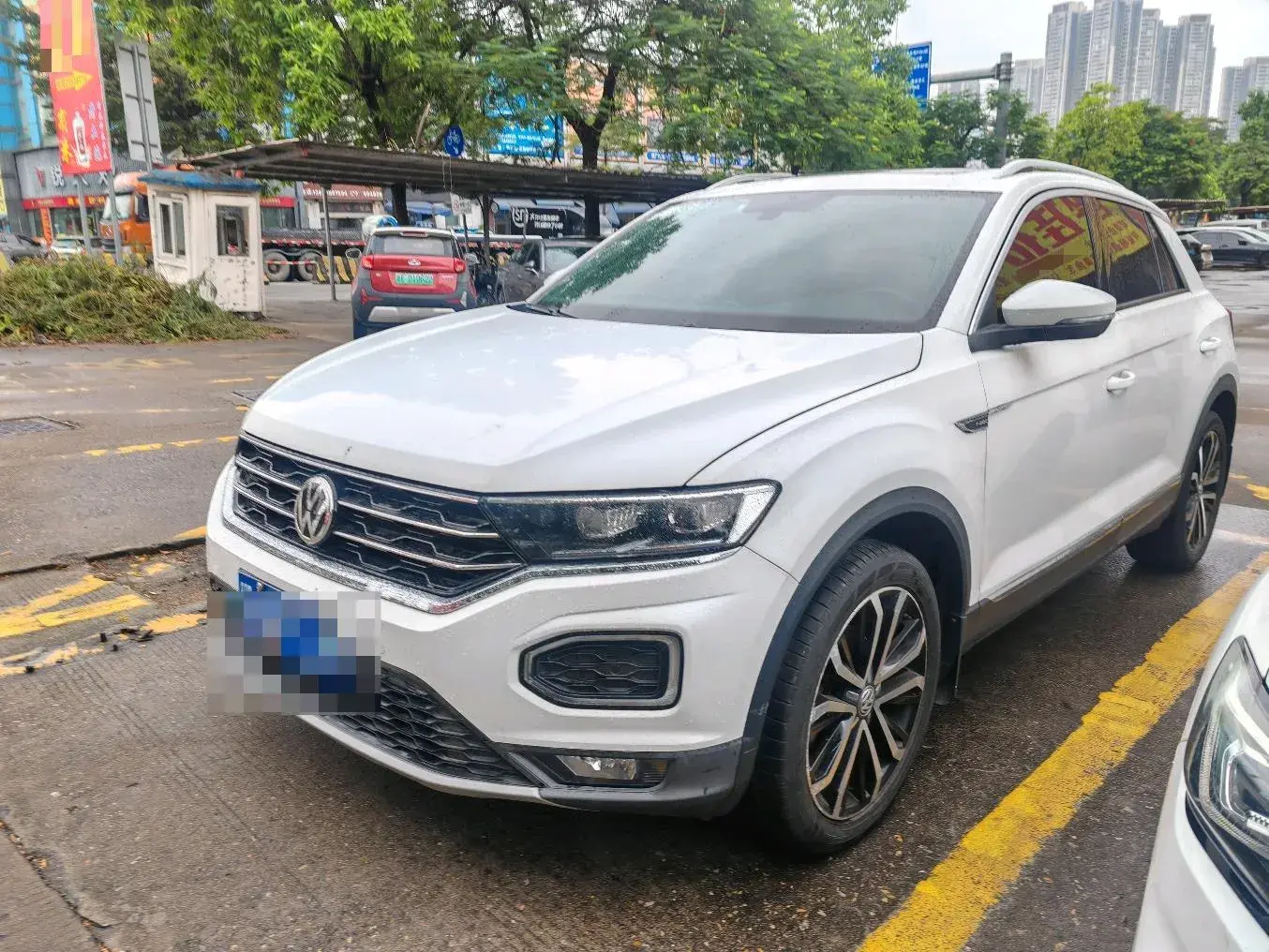 2018 VOLKSWAGEN T-ROC view 1