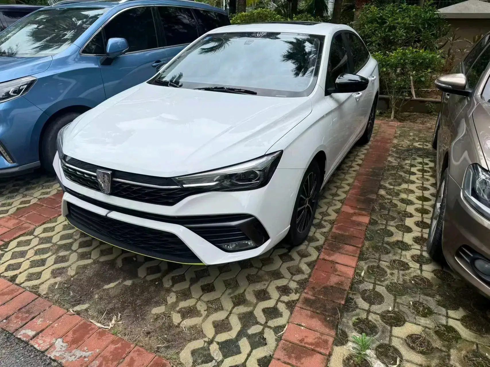 2021 ROEWE I5 view 1