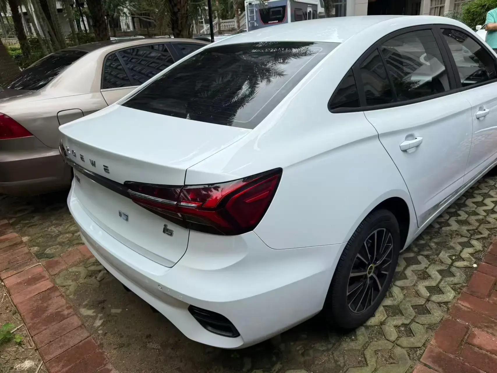 2021 ROEWE I5 thumbnail 3