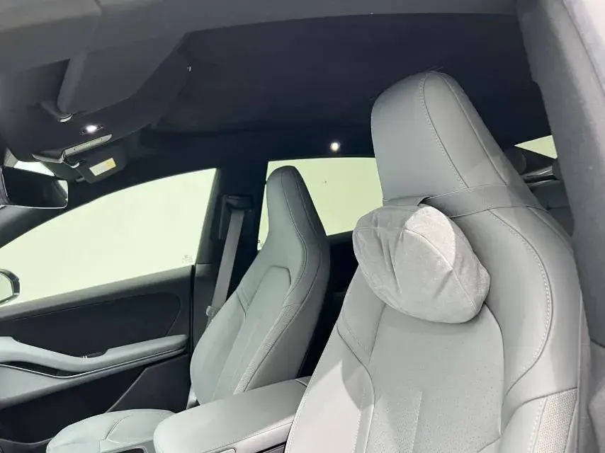 2022 NIO ET5 thumbnail 4