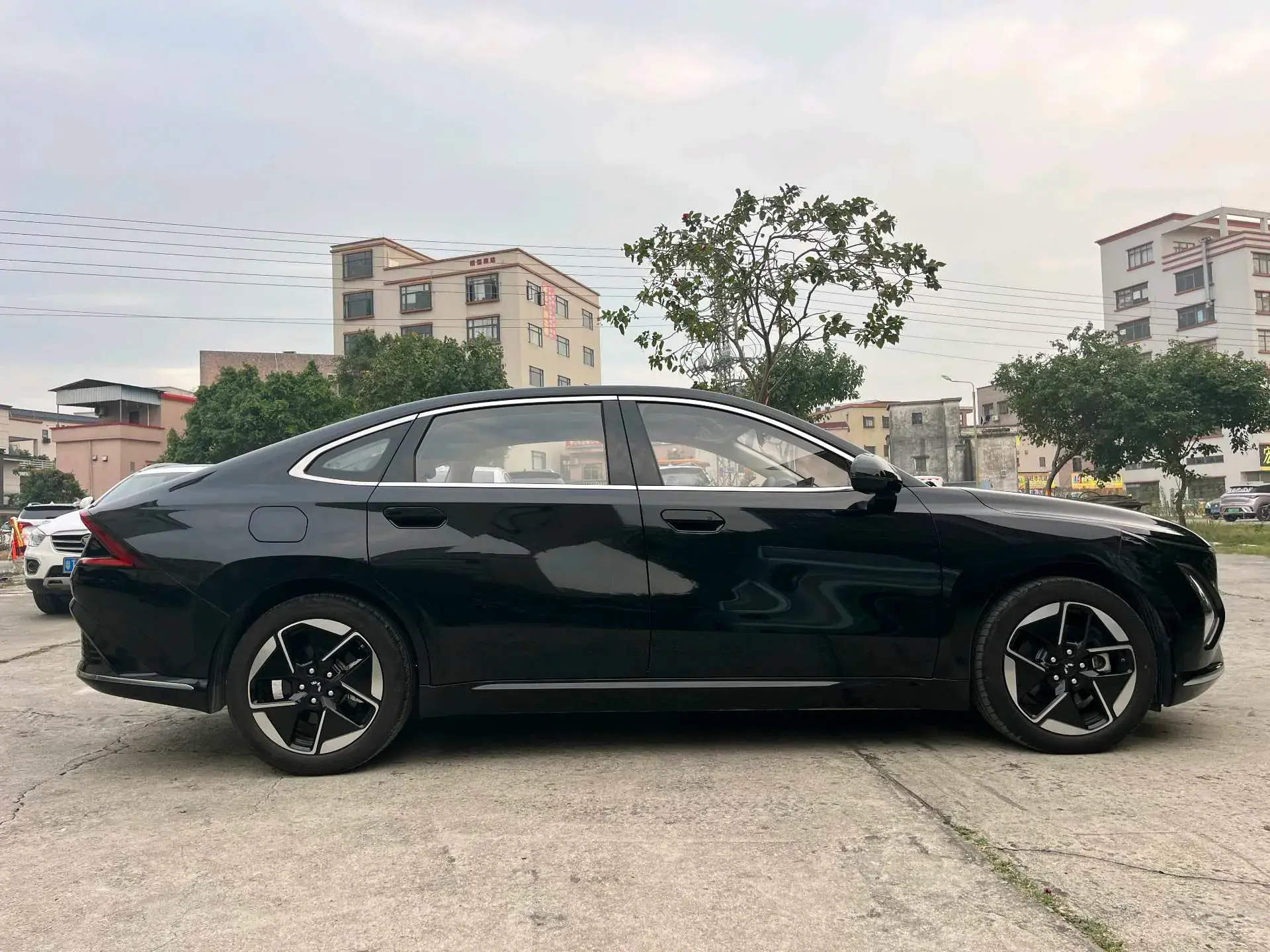 2024 WULING XINGGUANG thumbnail 4