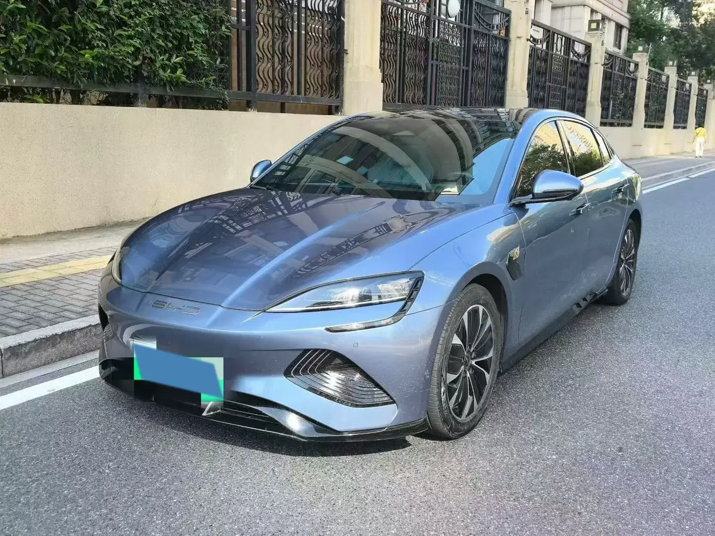 2023 BYD SEAL view 1