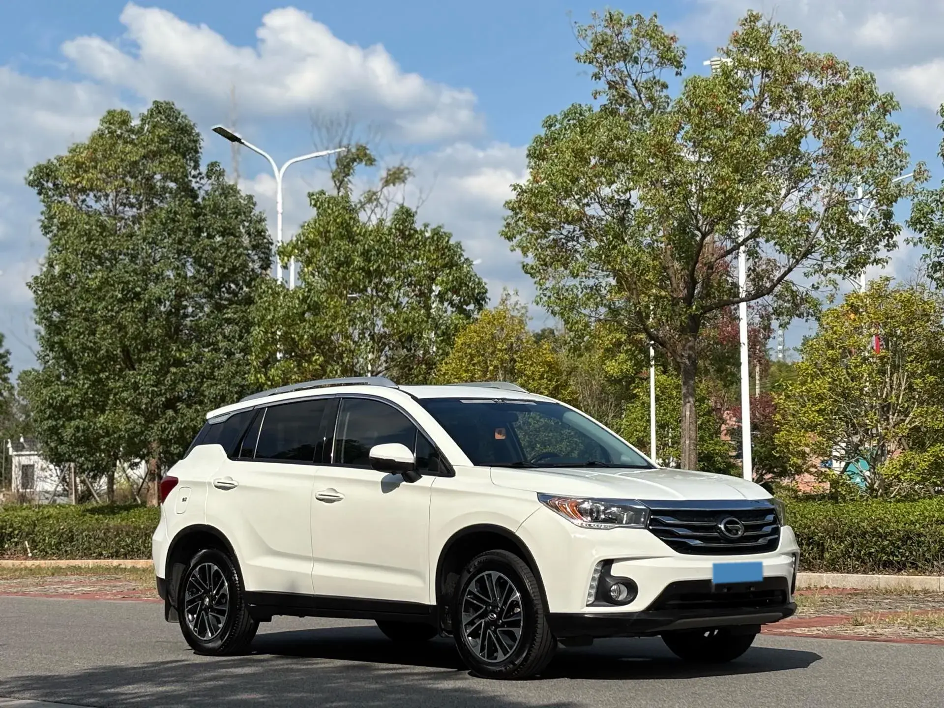 2017 GAC TRUMPCHI thumbnail 3