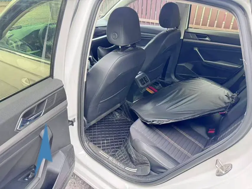 2021 VOLKSWAGEN LAVIDA thumbnail 4