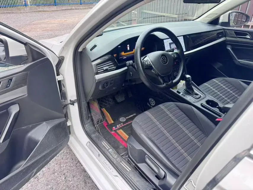 2021 VOLKSWAGEN LAVIDA thumbnail 2