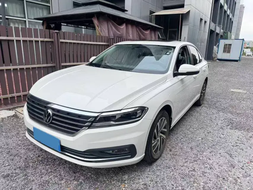 2021 VOLKSWAGEN LAVIDA view 1