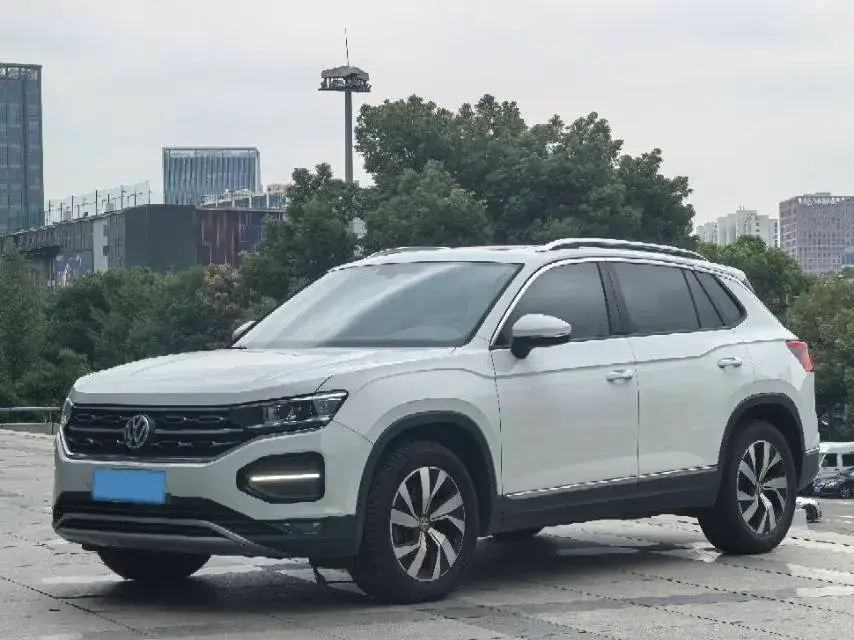 2020 VOLKSWAGEN TAYRON view 1
