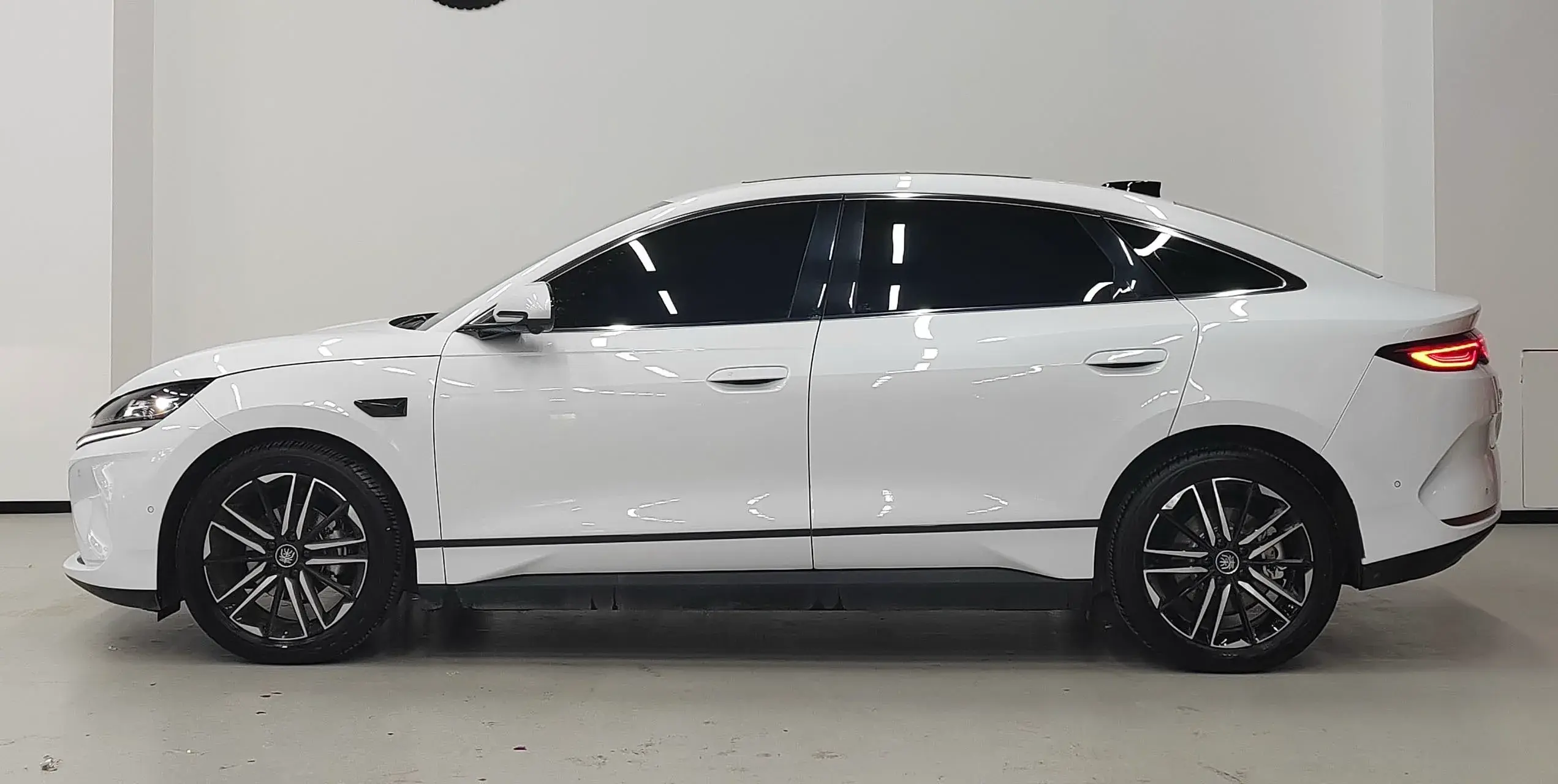 2025 BYD QINL thumbnail 2