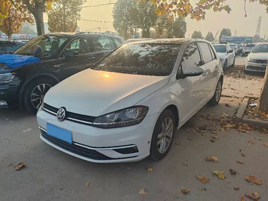 2018 VOLKSWAGEN GOLF view 1