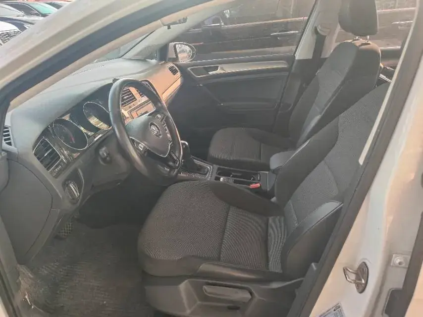 2018 VOLKSWAGEN GOLF thumbnail 4