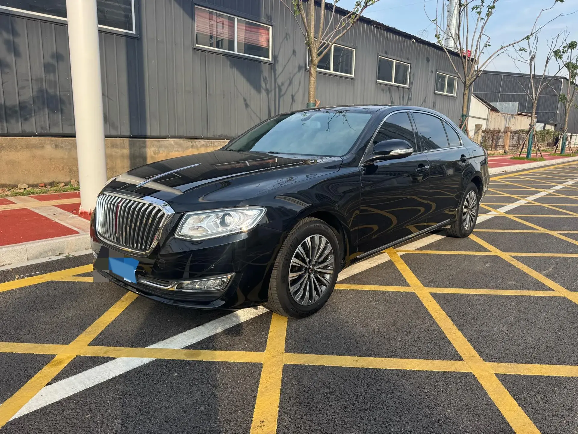 2021 HONGQI H7 view 1