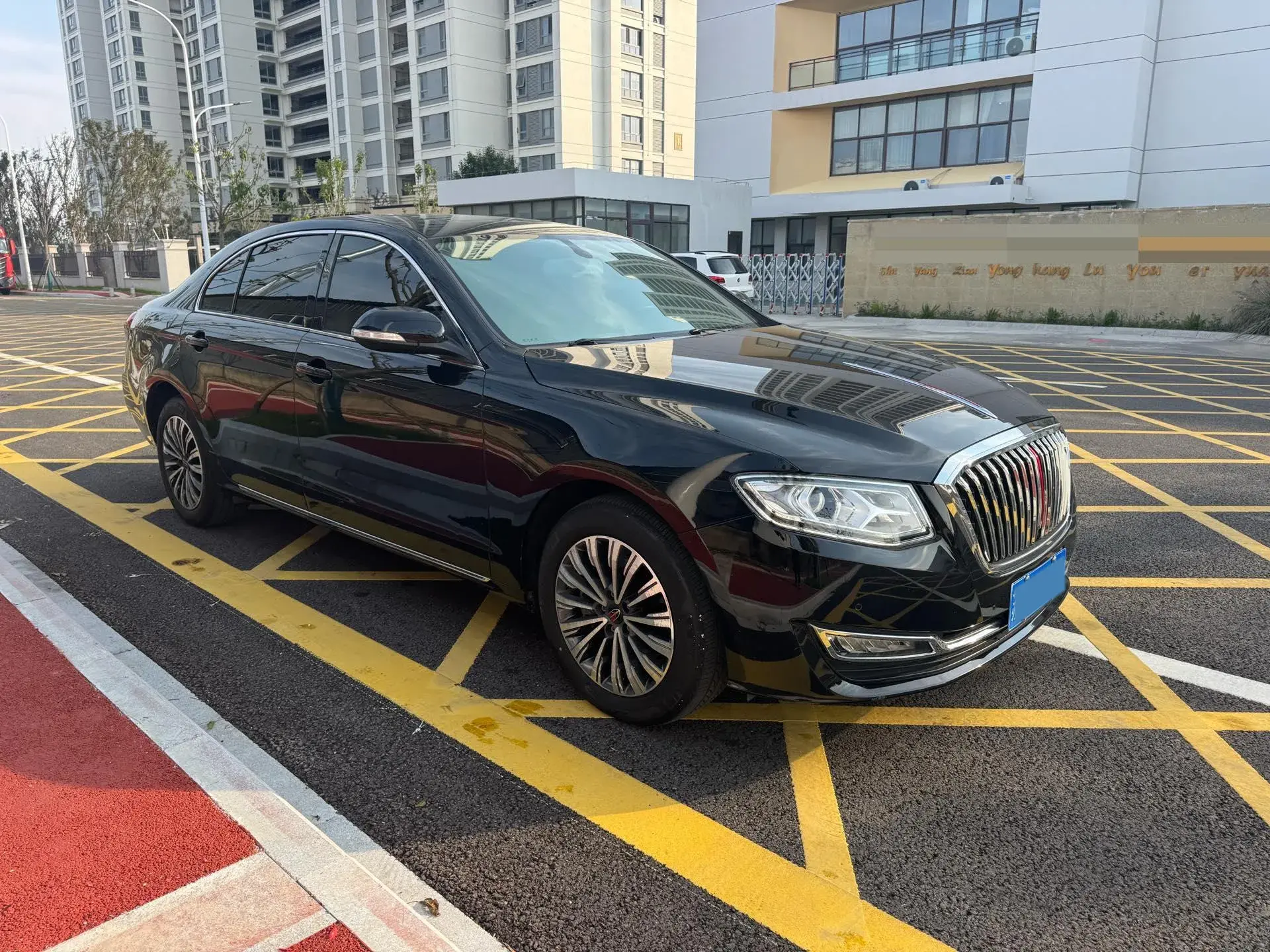 2021 HONGQI H7 thumbnail 3