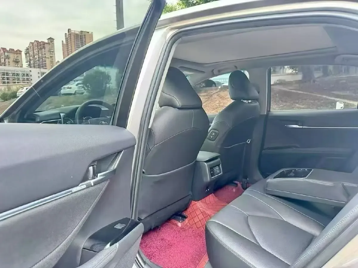 2021 Toyota Camry 2.5L 209HP L4 8AT,autocango,china used car exporter,china ev exporter,chinese used car exporter,chinese used ev exporter