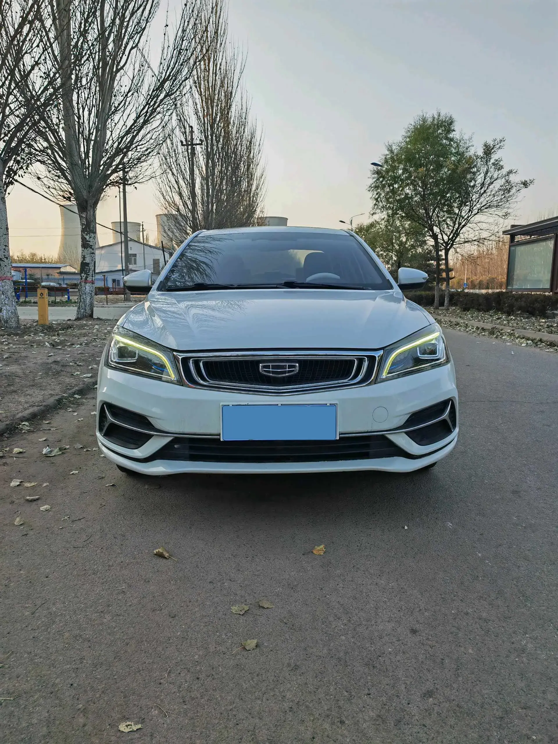 2019 GEELY EMGRAND thumbnail 3