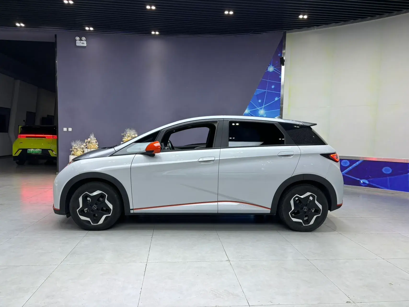 2021 BYD DOLPHIN thumbnail 3