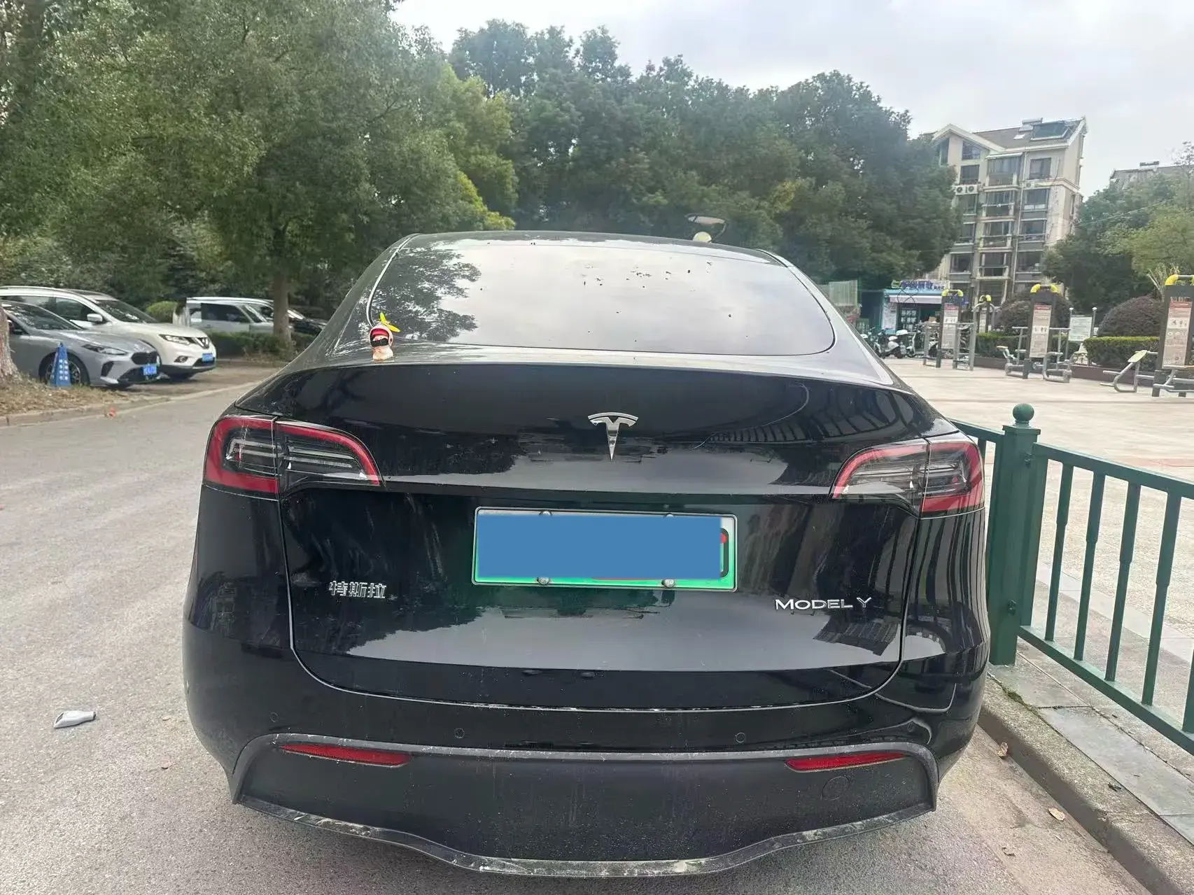 2023 TESLA MODEL thumbnail 4