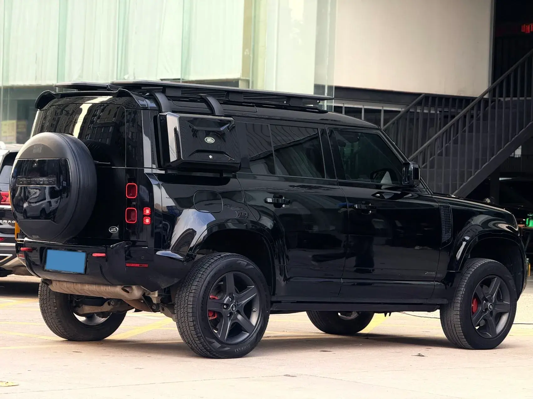 2021 LAND ROVER thumbnail 4