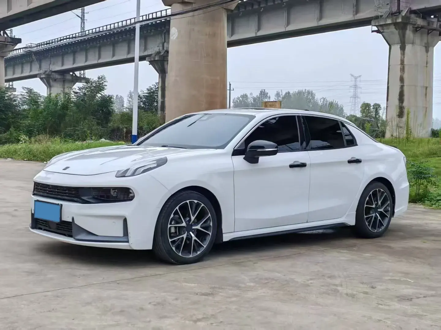 2022 LYNK&CO 03 view 1