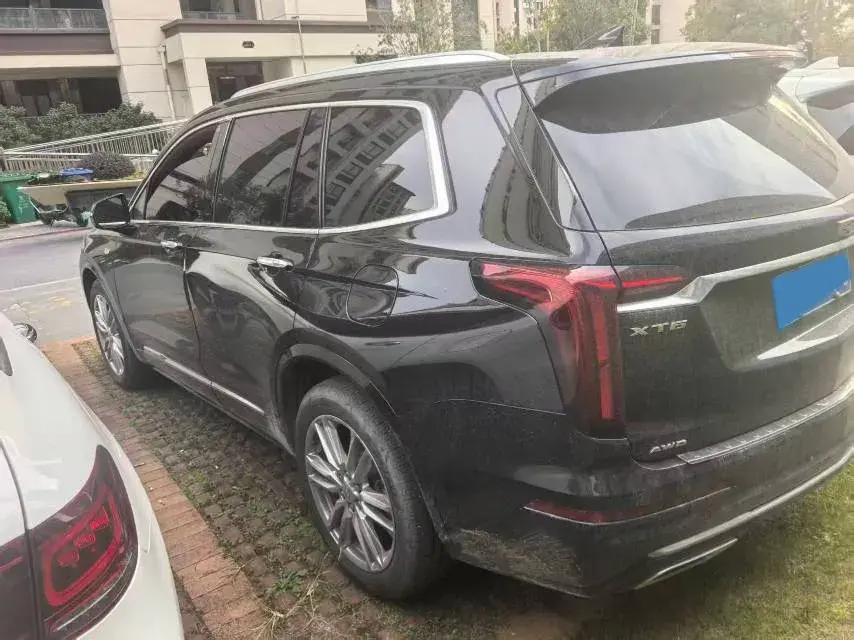 2022 CADILLAC XT6 thumbnail 3