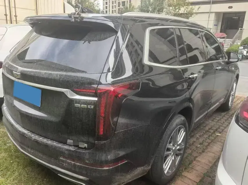 2022 CADILLAC XT6 thumbnail 2