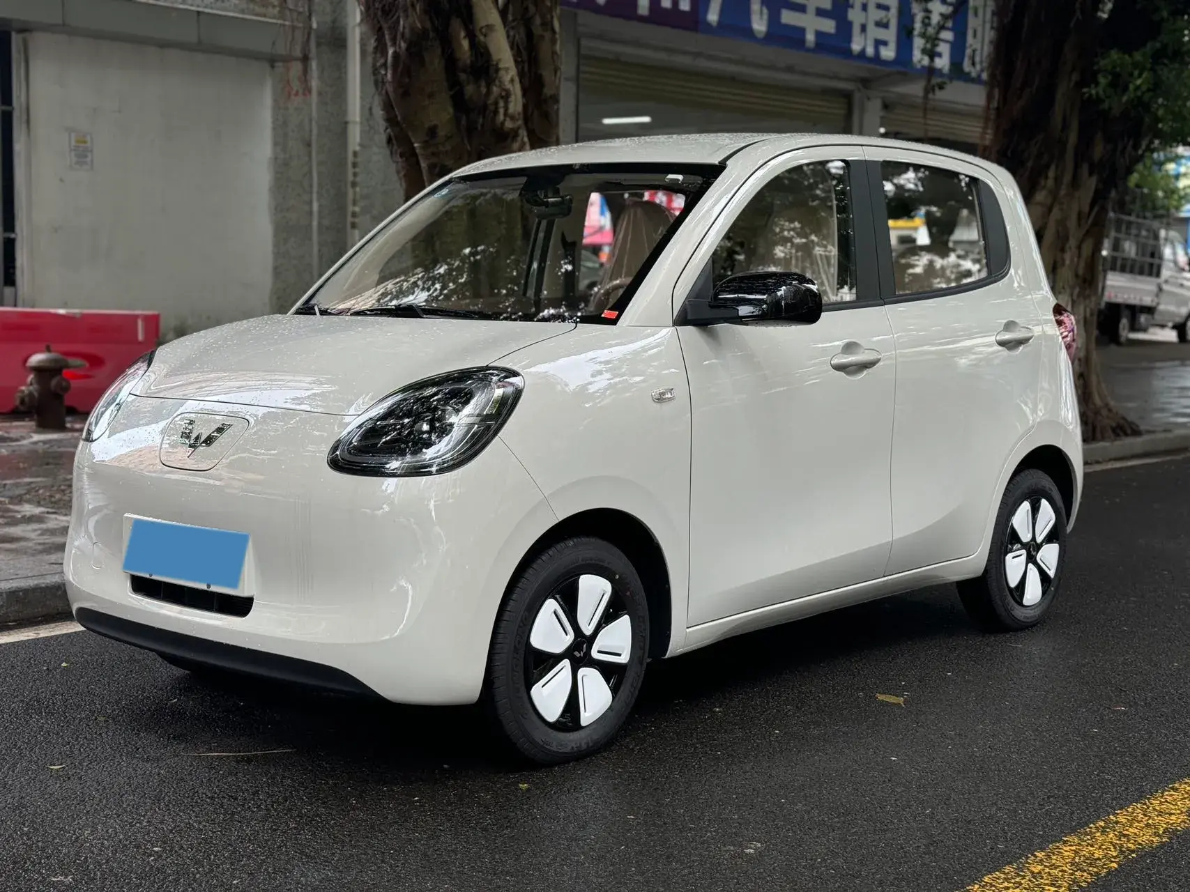 2025 WULING HONGGUANG view 1