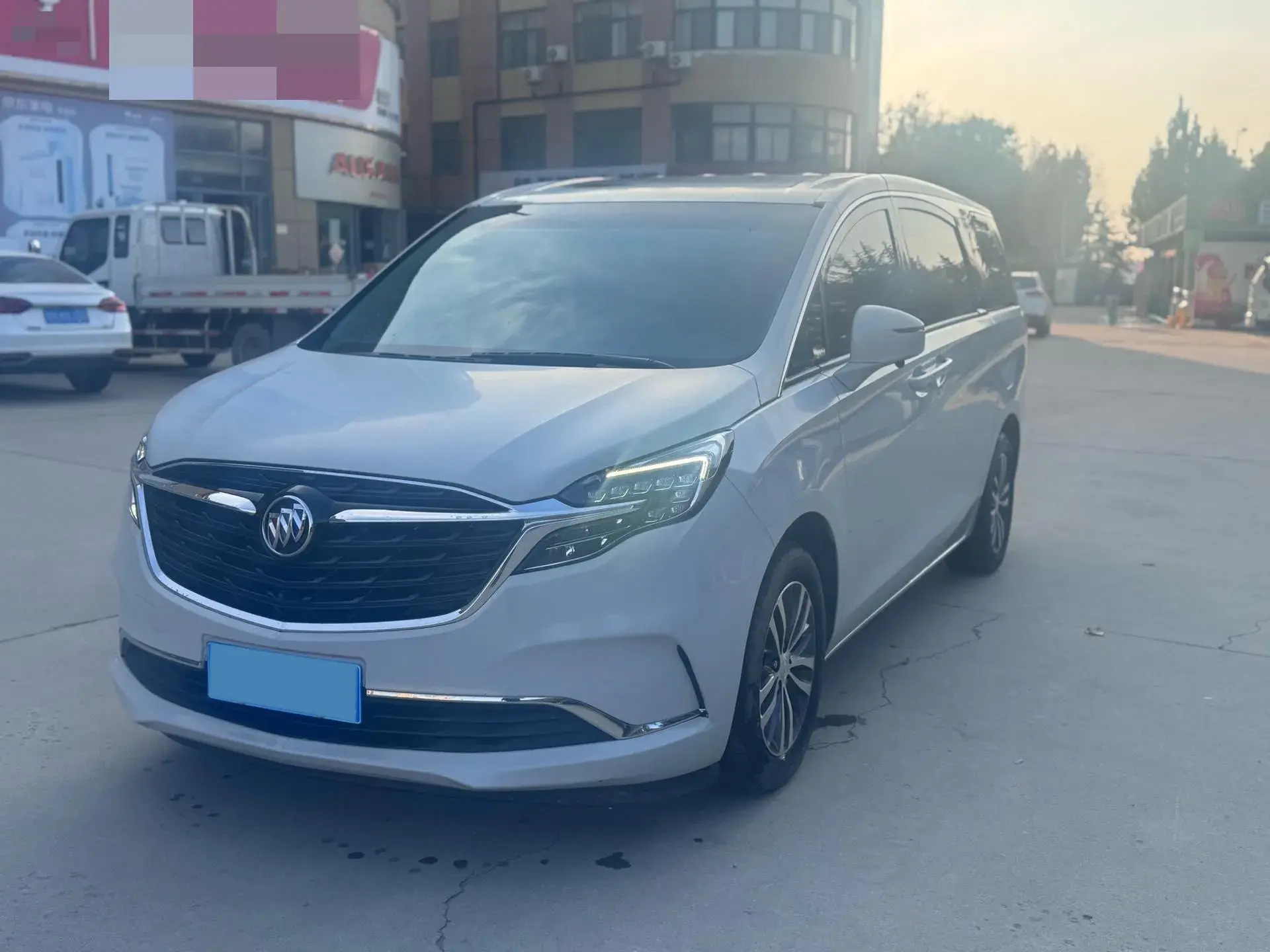 2022 BUICK GL8 view 1