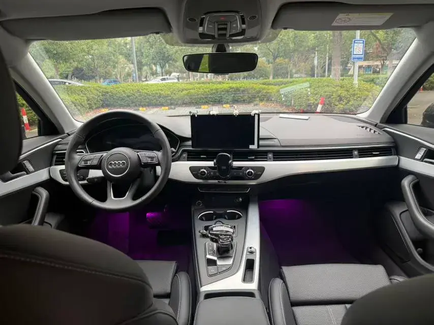 2024 AUDI A4L thumbnail 3