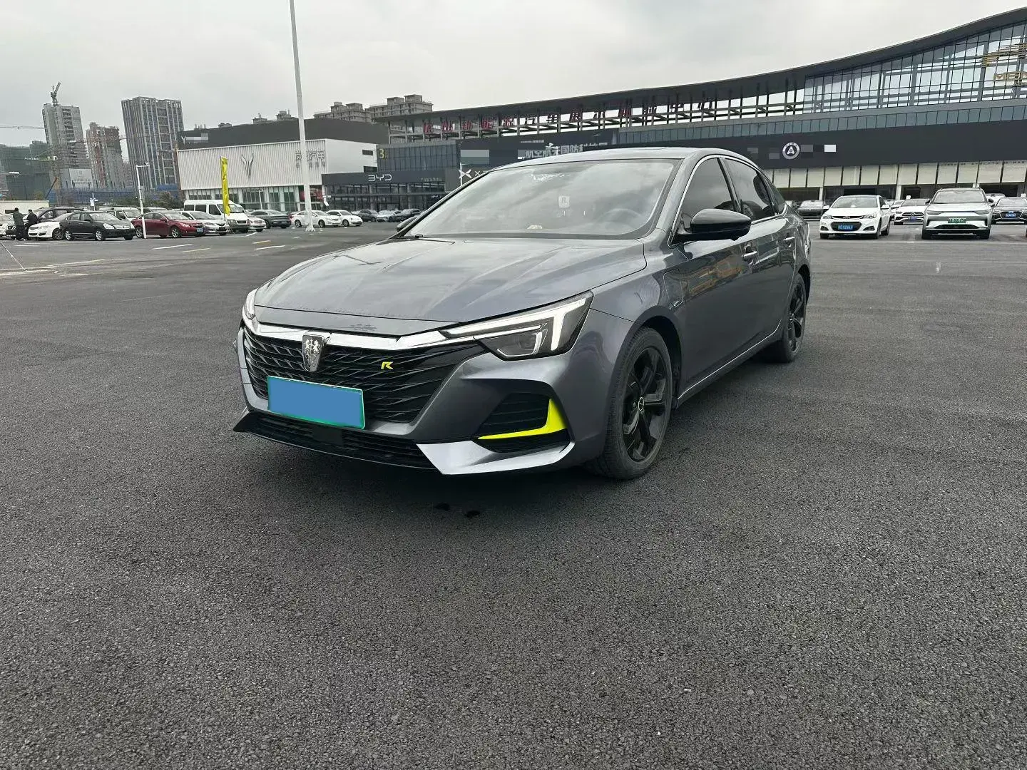 2020 ROEWE I6 view 1