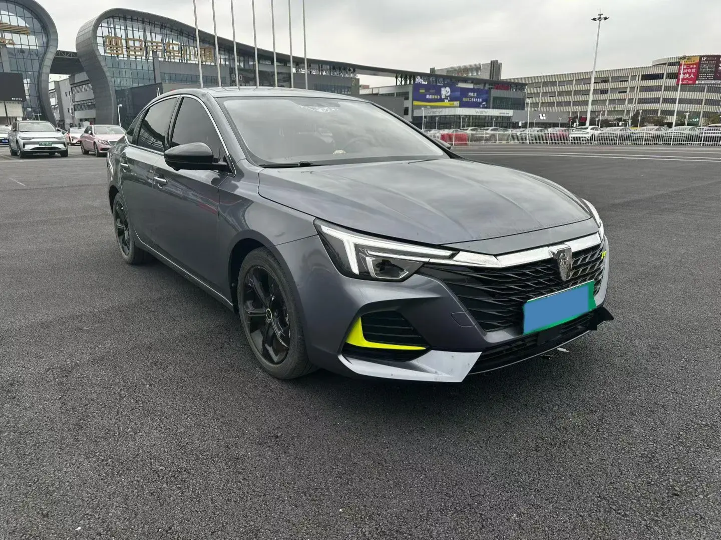 2020 ROEWE I6 thumbnail 2