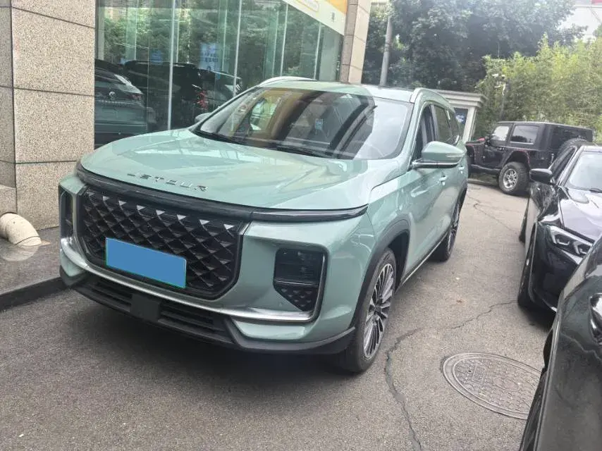 2023 JETOUR X70 view 1