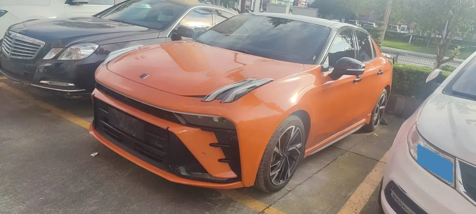 2025 LYNK&CO 03 view 1