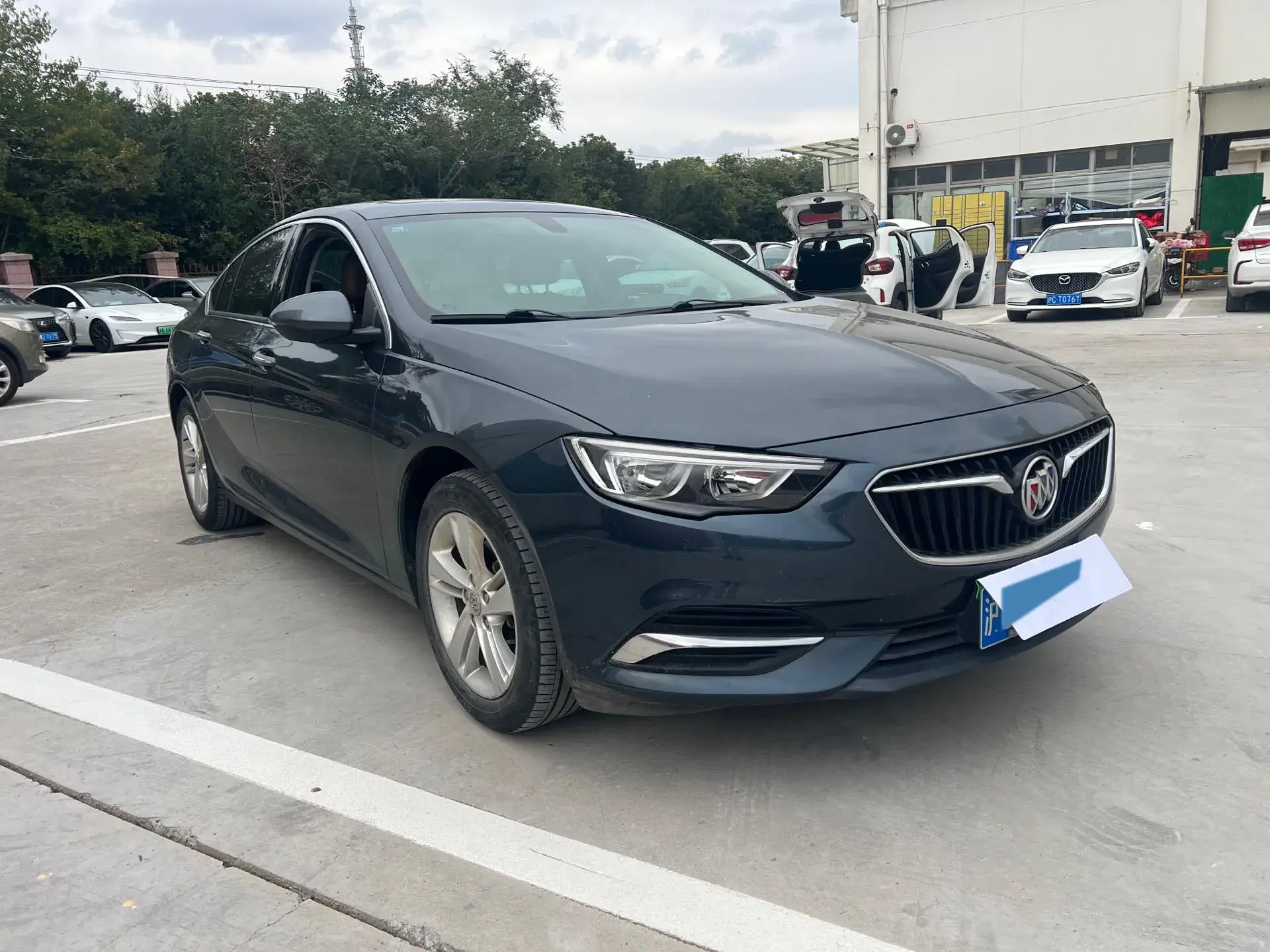 2019 BUICK REGAL thumbnail 3