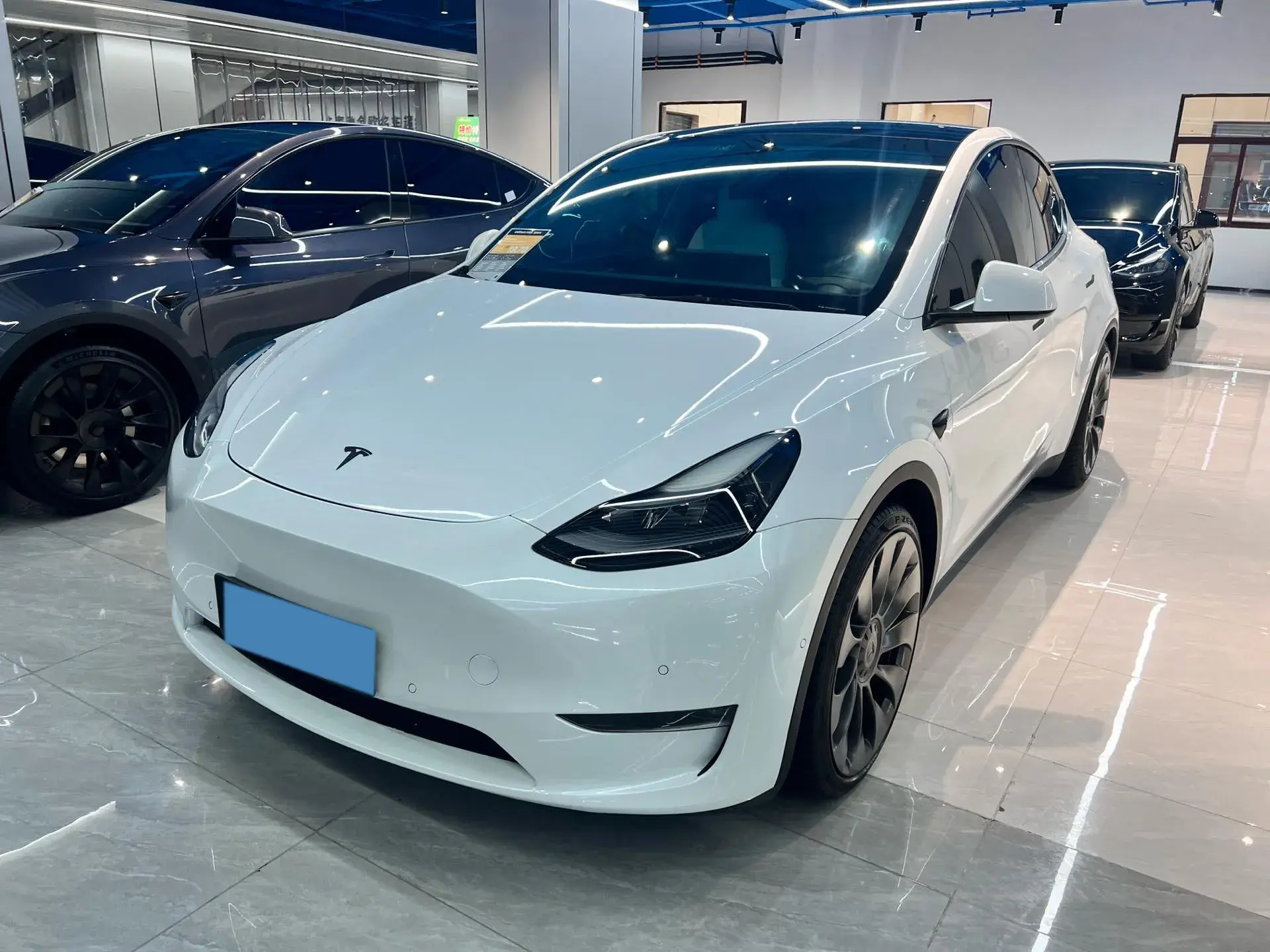 2022 TESLA MODEL view 1