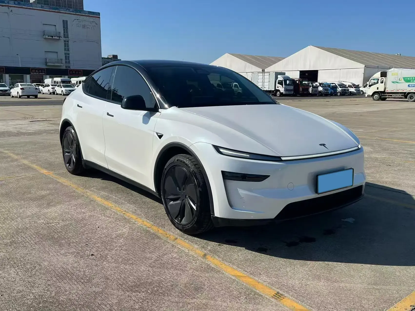 2025 TESLA MODEL thumbnail 3