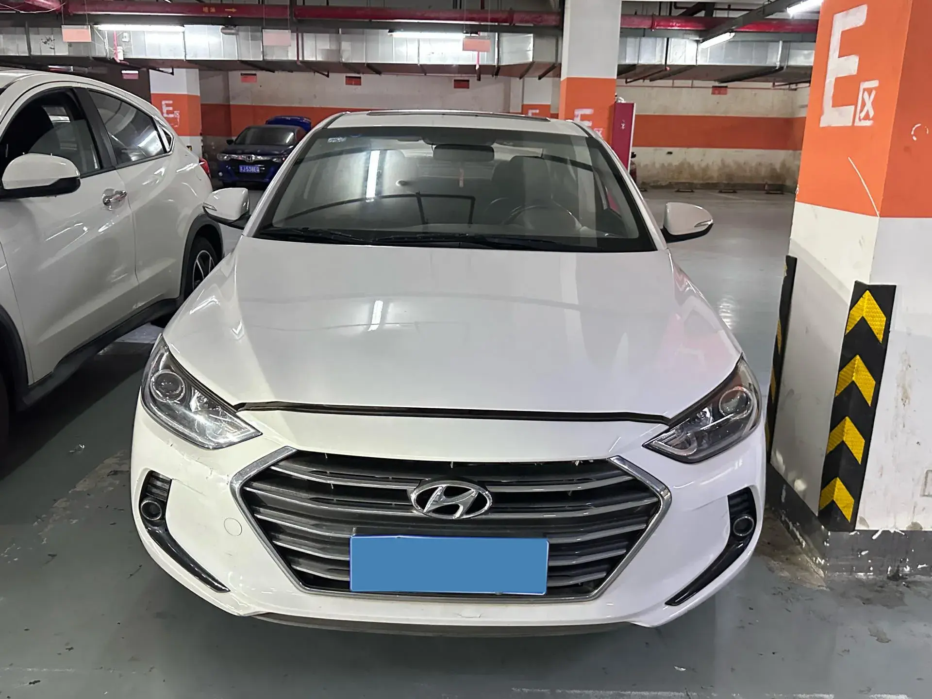 2018 HYUNDAI ELANTRA thumbnail 2