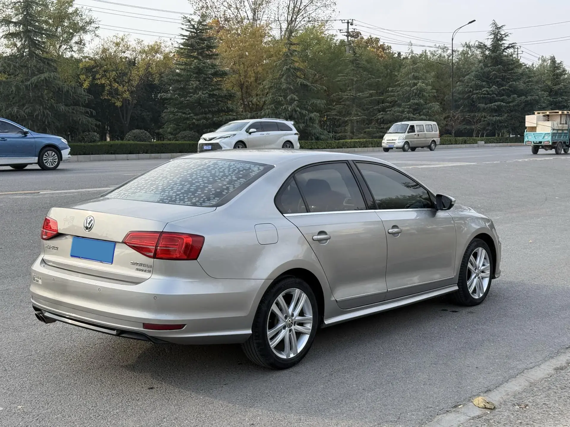 2018 VOLKSWAGEN SAGITAR thumbnail 4