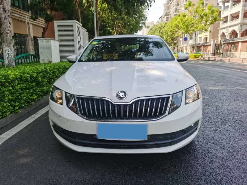 2019 SKODA OCTAVIA thumbnail 2