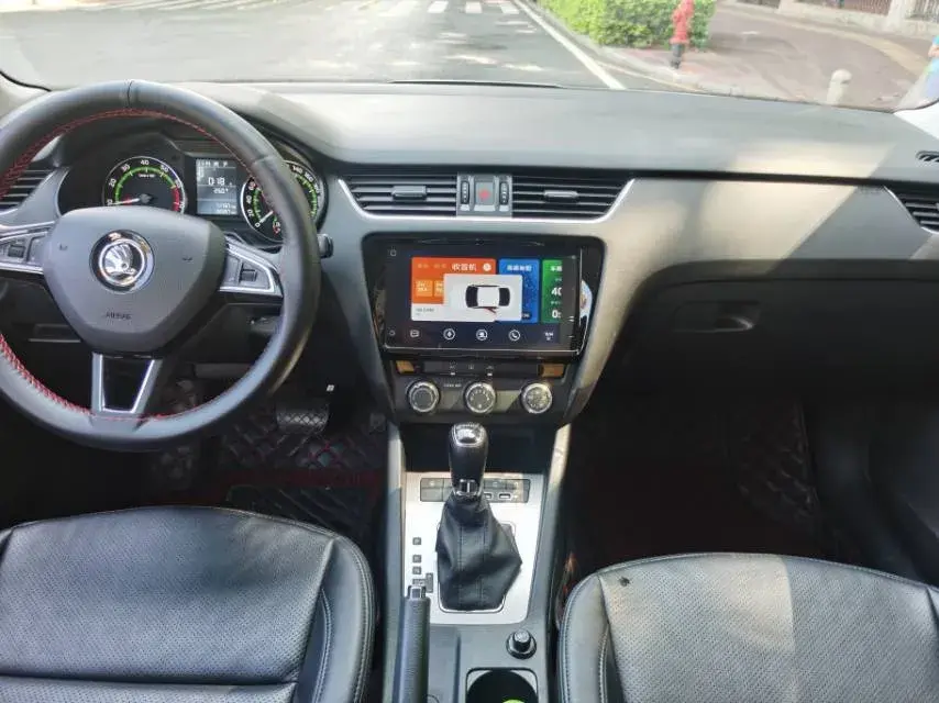 2019 SKODA OCTAVIA thumbnail 4