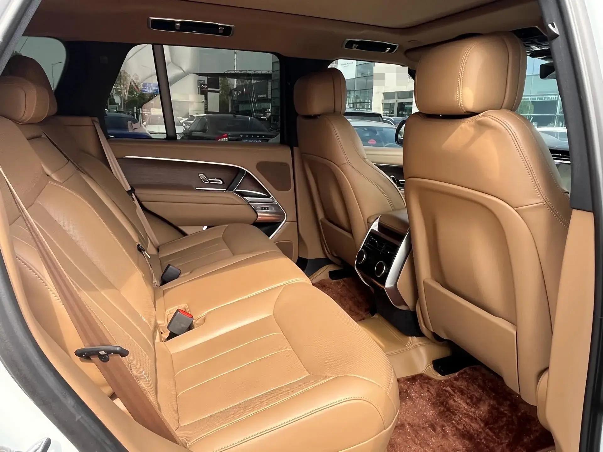 2023 LAND ROVER thumbnail 4