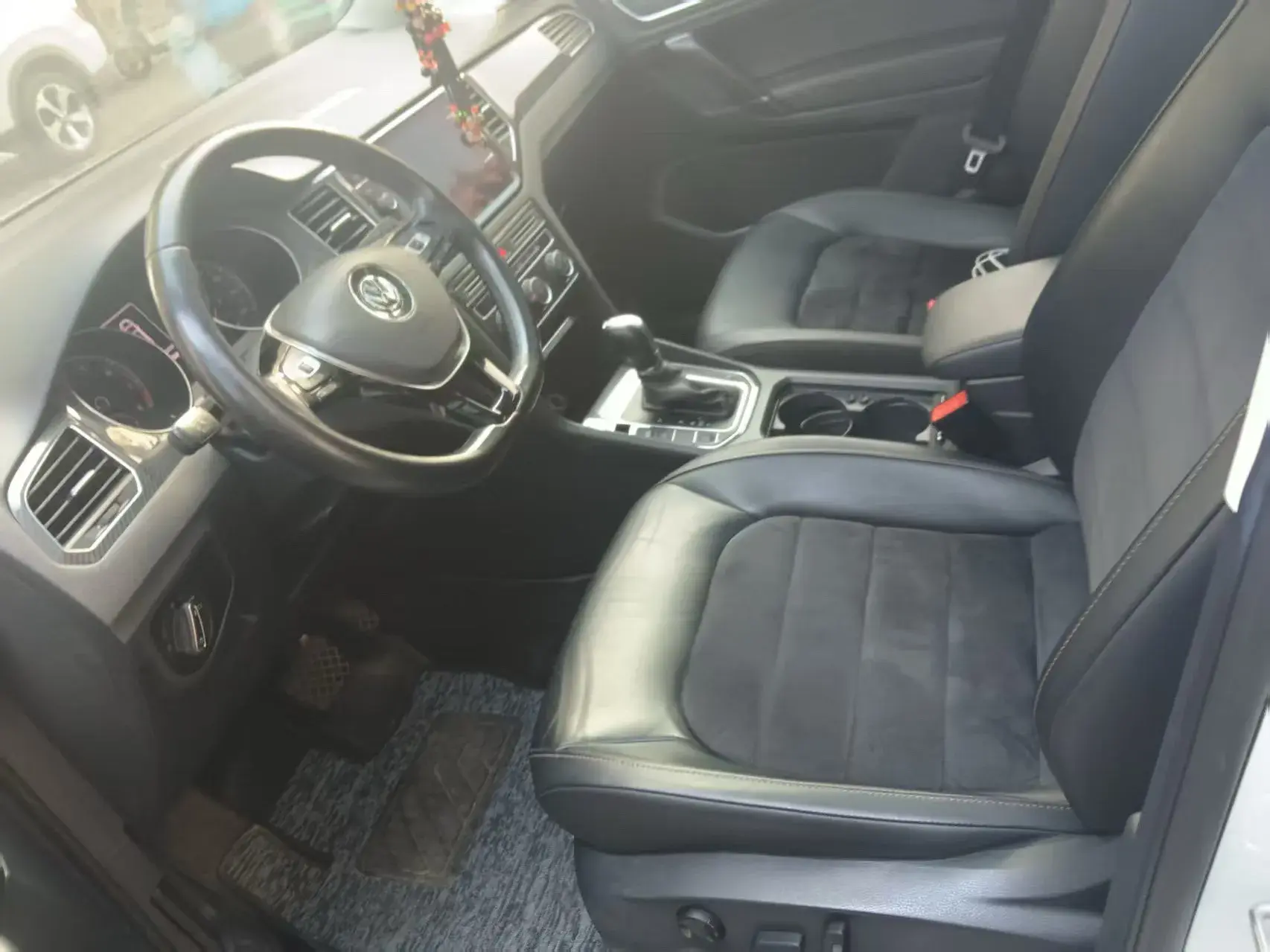 2018 VOLKSWAGEN GOLF thumbnail 3