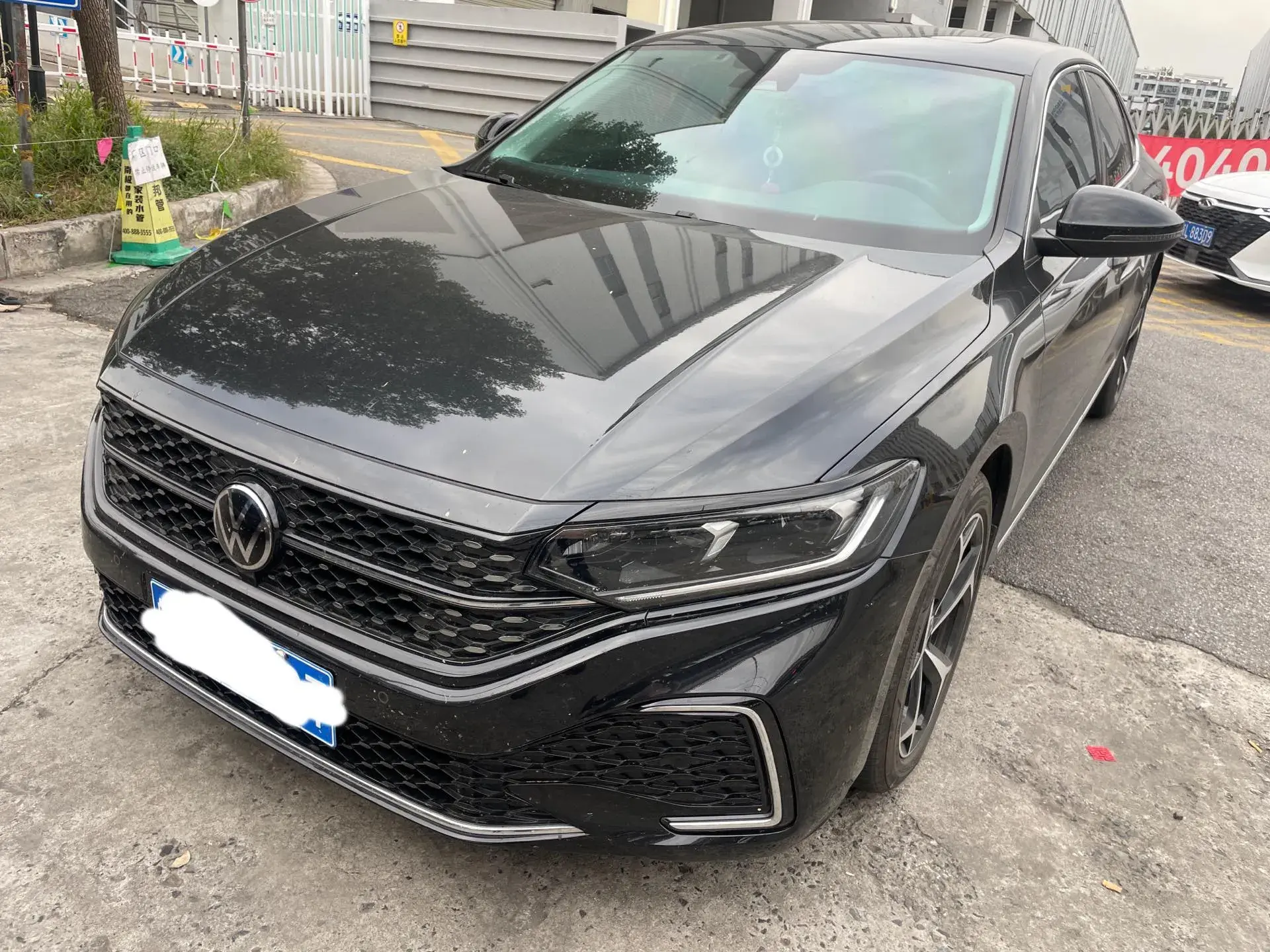 2025 VOLKSWAGEN PASSAT view 1