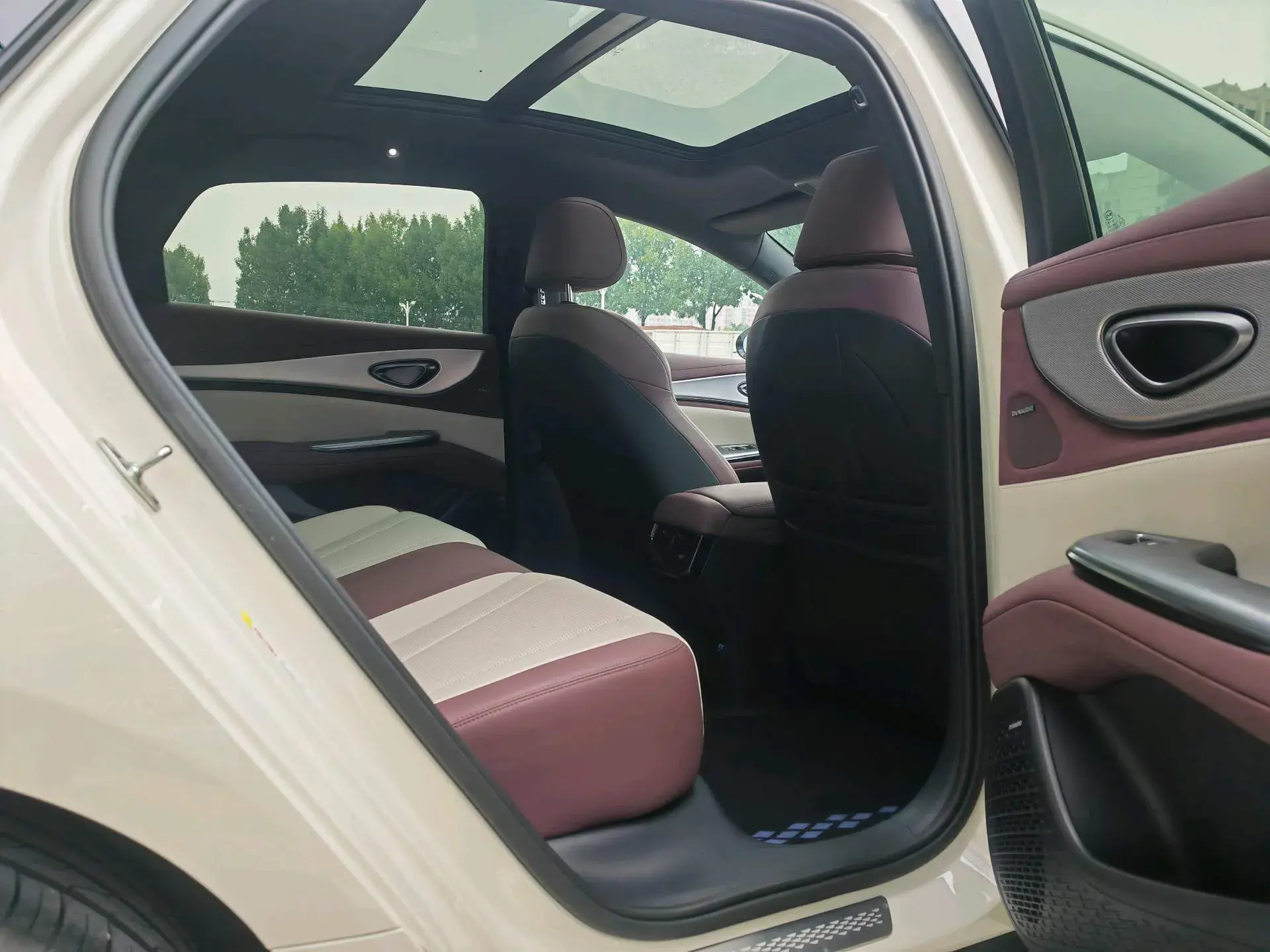 2025 BYD SEAL07 thumbnail 4