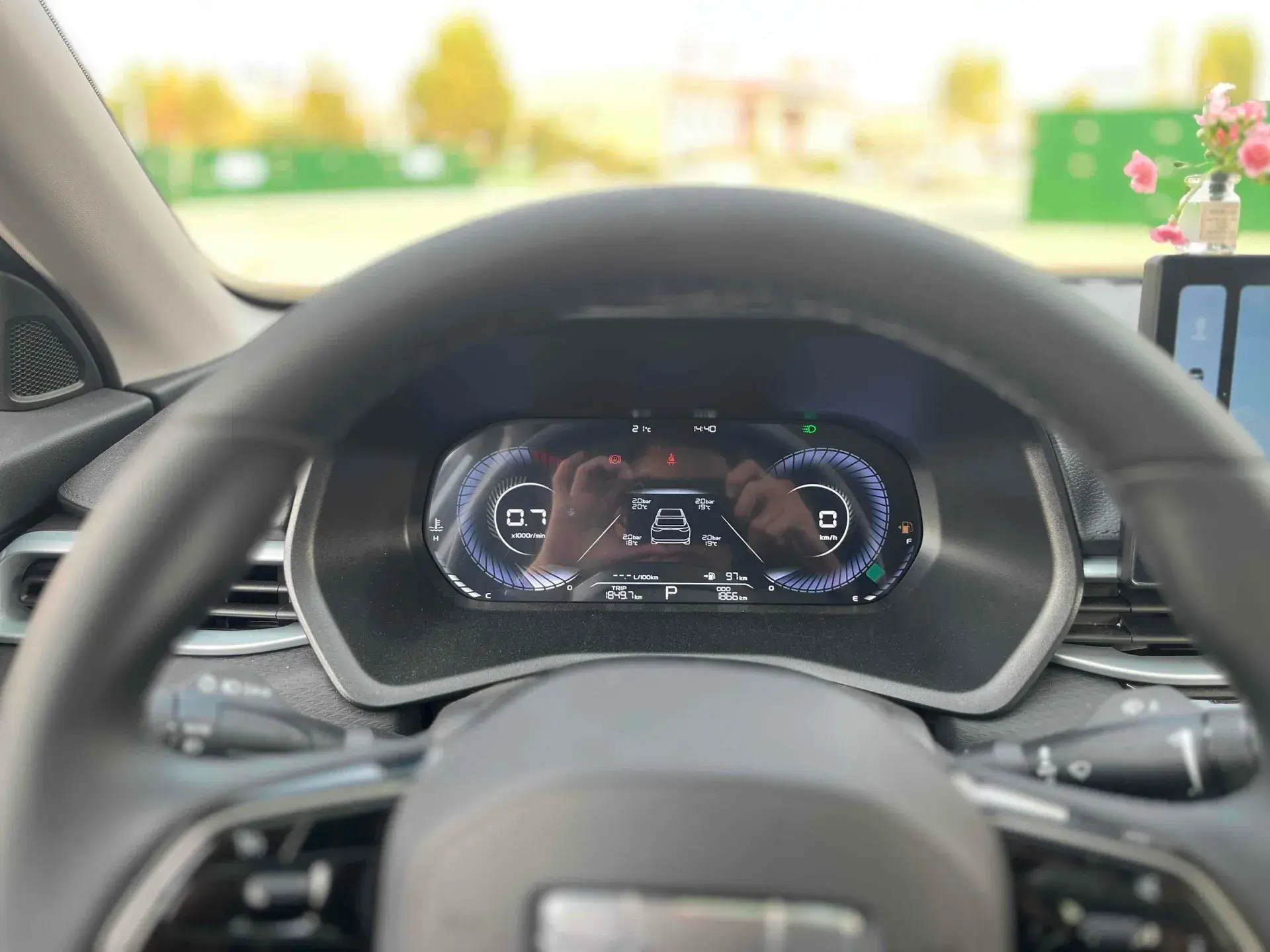 2025 GEELY EMGRAND thumbnail 4