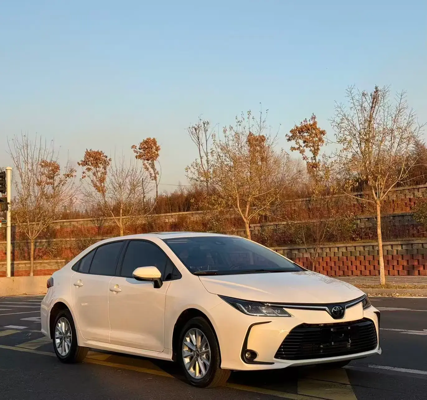 2021 TOYOTA COROLLA thumbnail 4